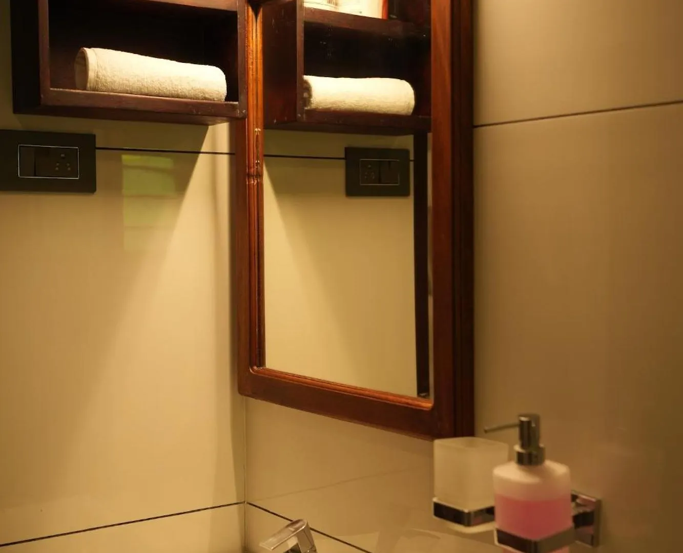 Hotel Holiday Home Kovalam Bed & Breakfast